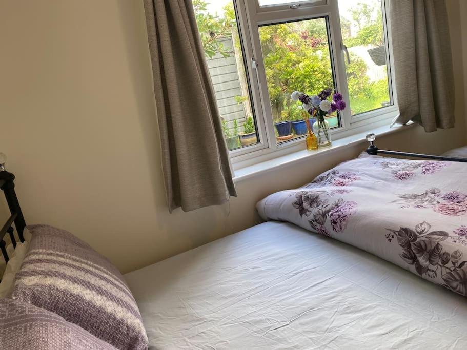 Cosy Apartment With Private Access And Kitchenette In Guildford (Adults Only) Worplesdon Exterior photo